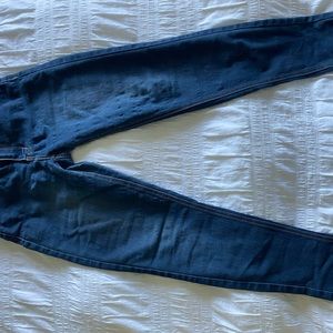 Stretchy skinny jeans.